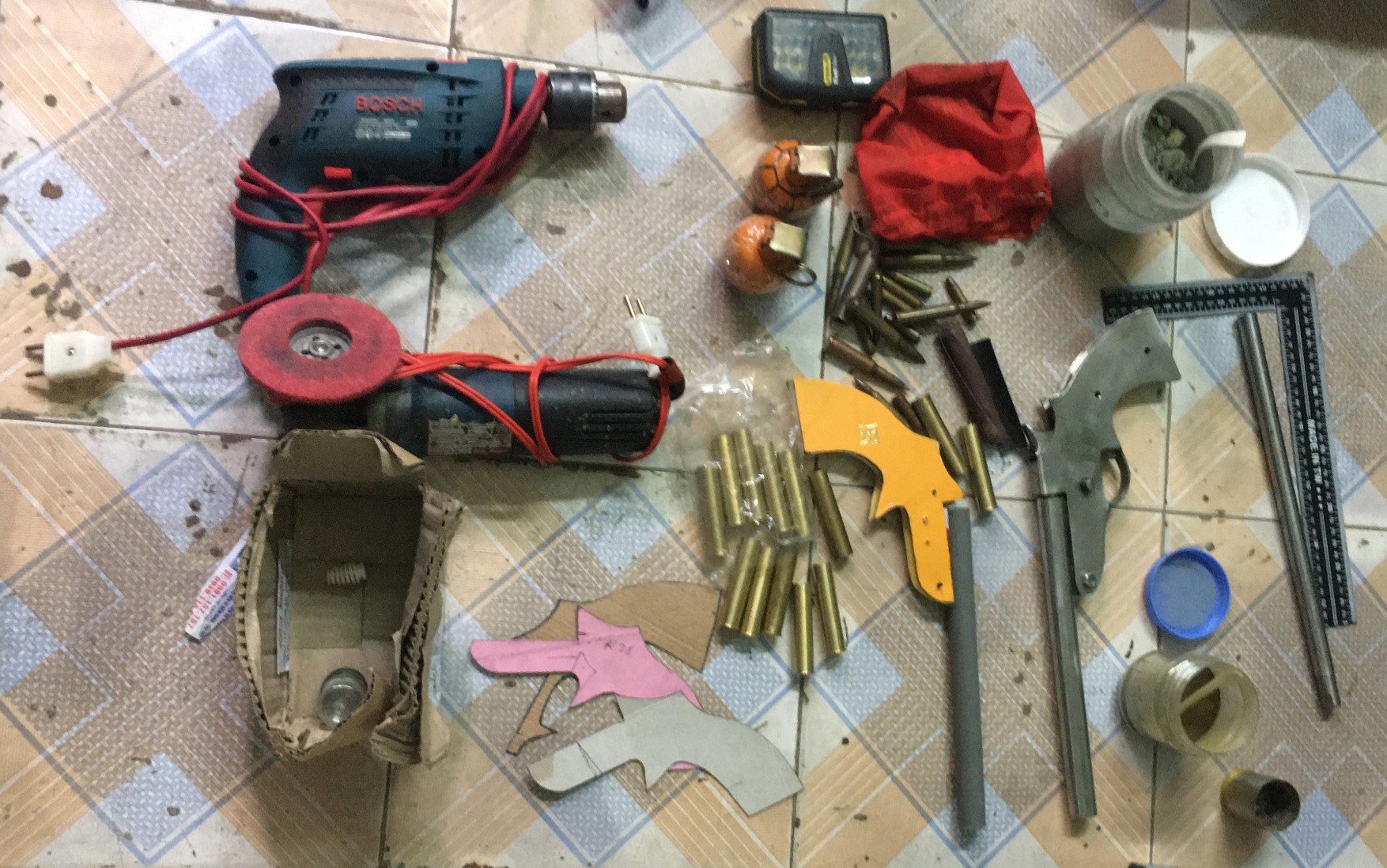 Công an quận Ngô Quyền: Bắt đối tượng trốn truy nã vừa chế tạo, tàng trữ vũ khí quân dụng trái phép